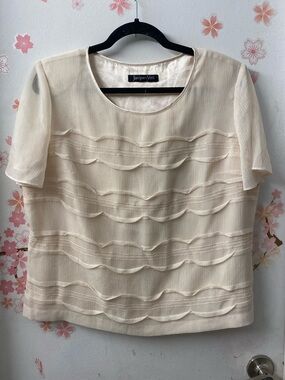 Jacques Vert Cream Short Sleeve Scallop Detail Blouse